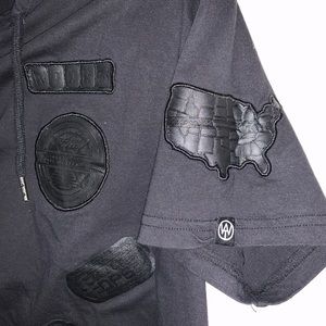 💚WT02 Men’s Black Short Sleeve Shirt w/ Hoodie